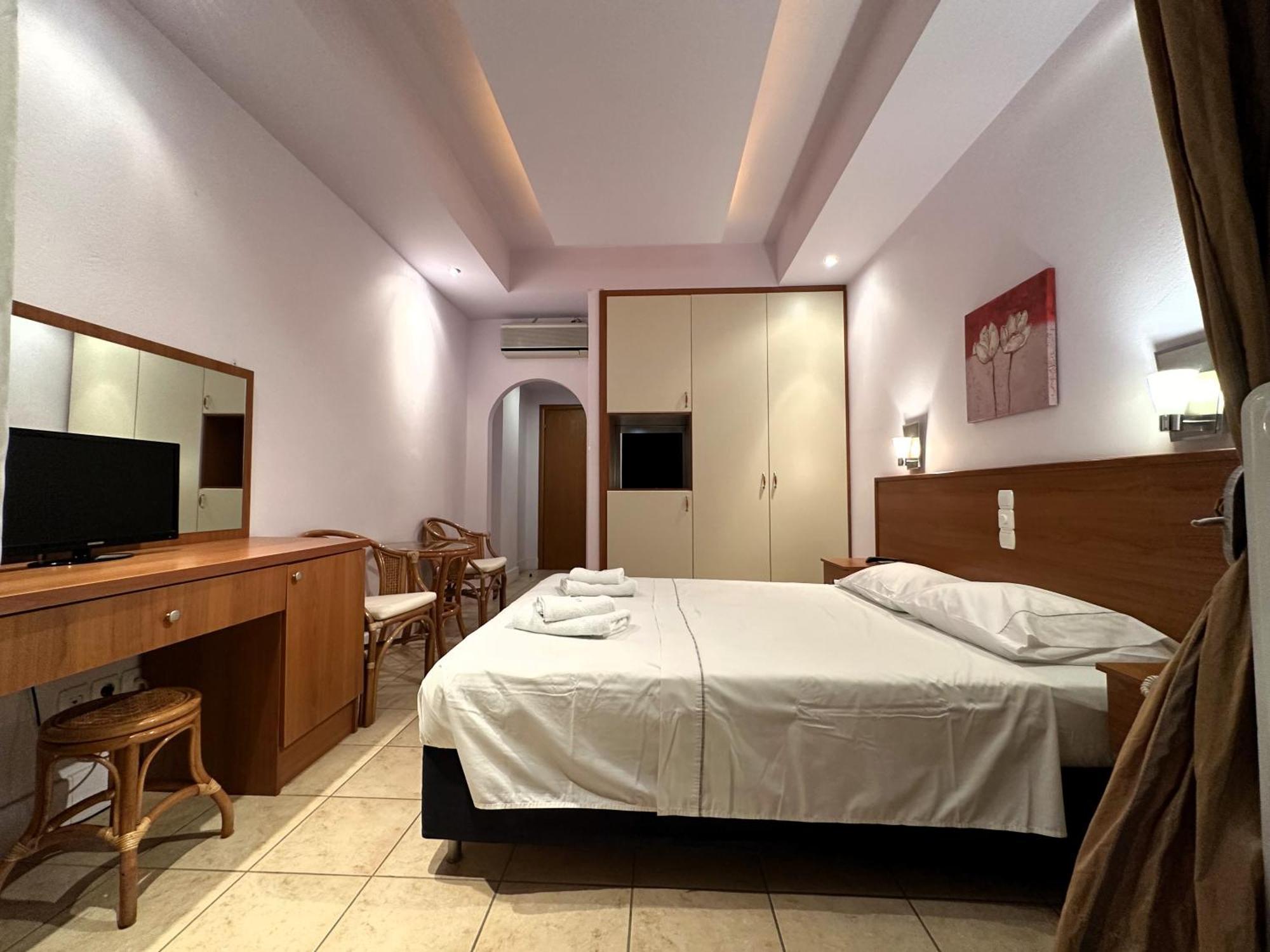 Souris Hotel Rovies Exterior foto